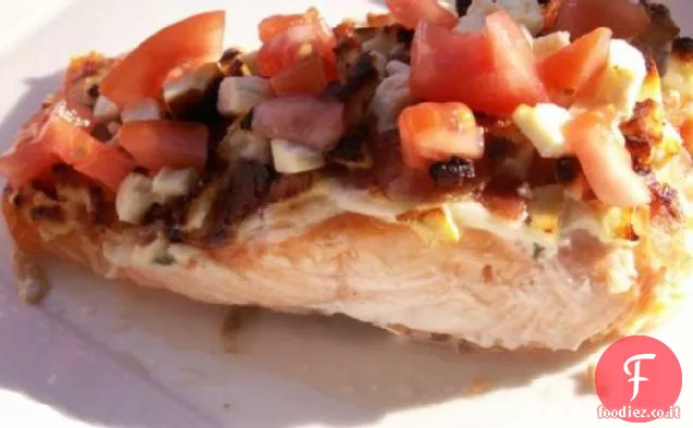 Pacchetti di salmone, pancetta e feta alla griglia