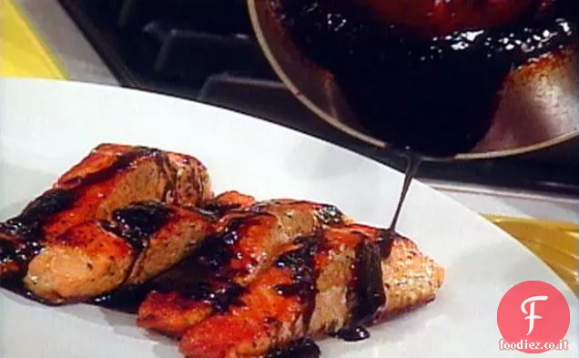 Salmone scottato in padella con glassa all'aceto di agrumi e fagiolini