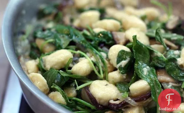 Gnocchi con Salsa di Funghi