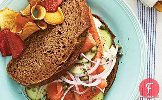 Panino al salmone affumicato con Pumpernickel