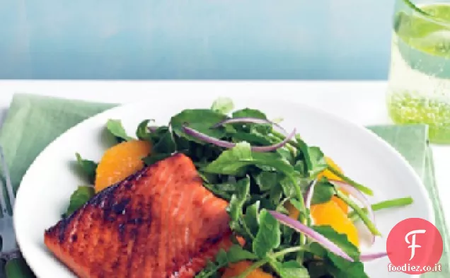 Salmone glassato di soia con insalata di crescione