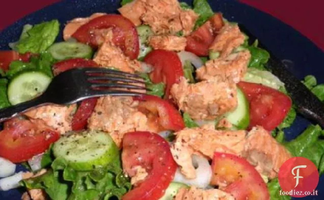 Insalata di salmone e pomodoro di prugne