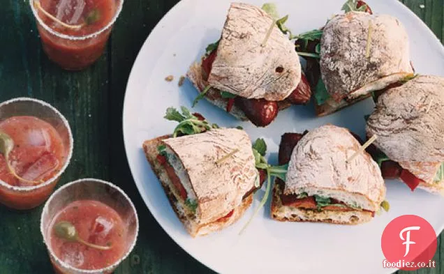 Panini con salsiccia, rucola e pepe Piquillo