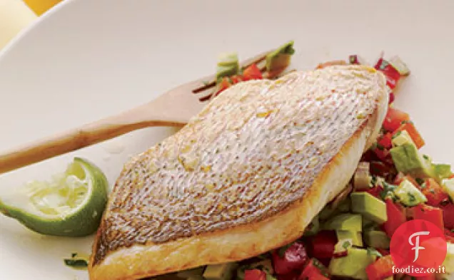 Snapper con salsa al peperone