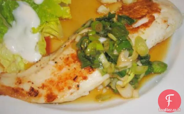 Tilapia saltata con condimento al miele e scalogno