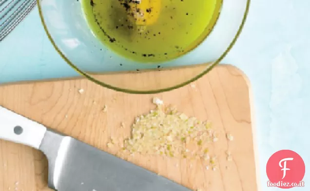 Insalata di Tonno Mediterraneo con Crostini