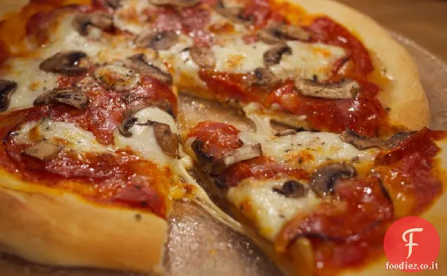 Ricetta pizza con pancetta e mozzarella fresca