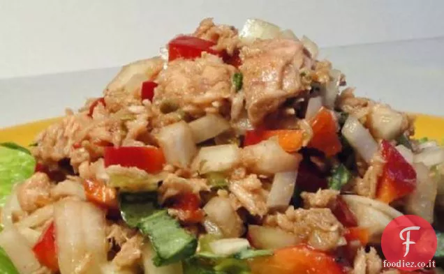 Insalata di tonno con peperoni ed erbe aromatiche (senza maionese)