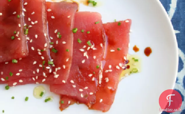 Sashimi con Salsa di Soia, Semi di Sesamo ed Erba cipollina Ricetta