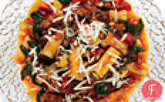 Rigatoni con Salsiccia piccante-Salsa di pomodoro, rucola e Parmigiano