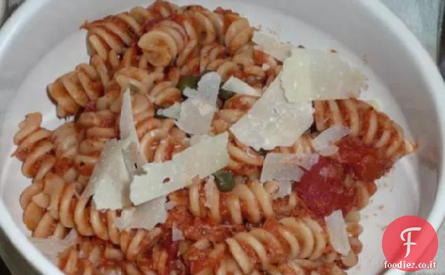 Fusilli con Tonno e Salsa di Pomodoro