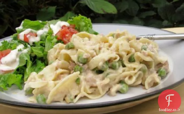 Semplice casseruola di noodle di tonno