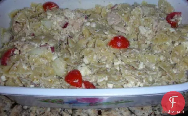 Insalata di pasta di tonno e papillon alla greca