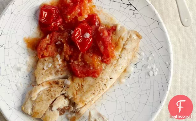 Spigola a strisce selvatiche con fonduta di pomodoro