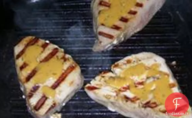 Bistecche di tonno alla griglia con salsa di aneto