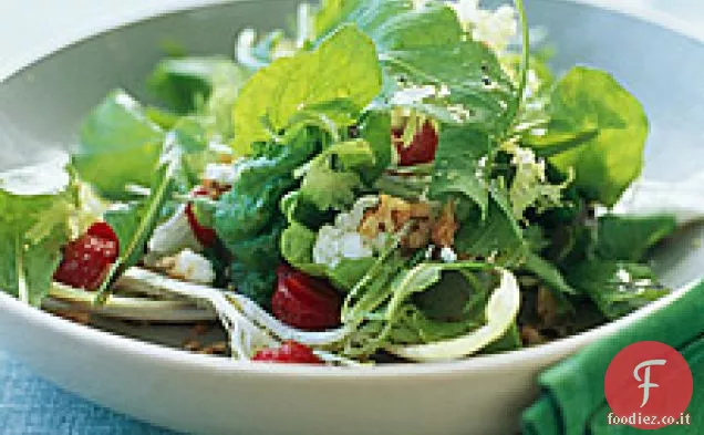 Rucola, Frisee e insalata di foglie rosse con fragole