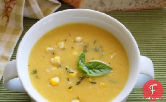 Zuppa di mais di fine estate con erbe fresche from dagli Hamptons