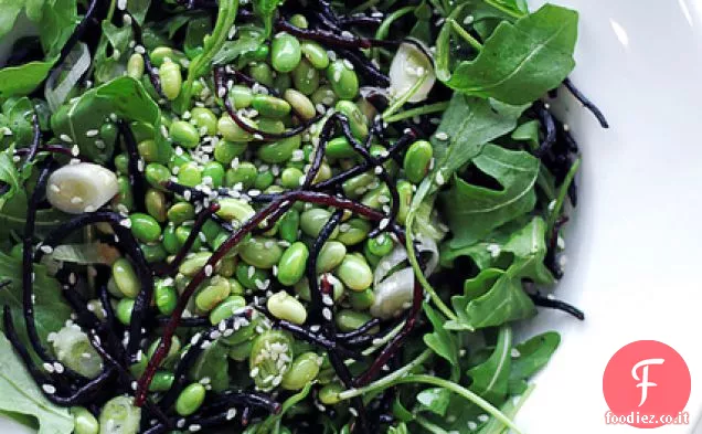 Rucola, fagioli Edamame e alghe Hijiki