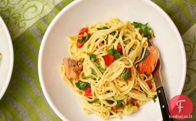 Spaghetti al salmone con Pomodorini e Avocado