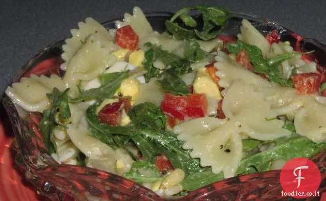 Pollo alla griglia, rucola, pizza al formaggio blu