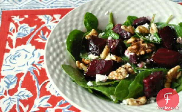 Insalata di spinaci con barbabietole e noci