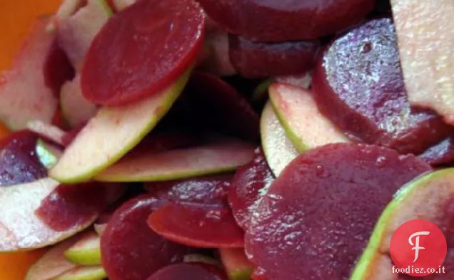 Insalata di mele verdi e barbabietole