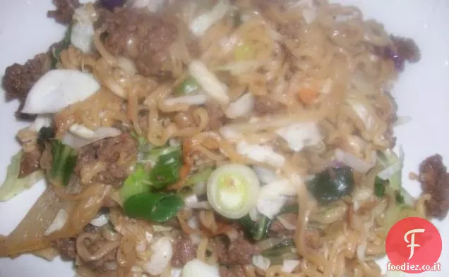 Pollo salato con spaghetti asiatici