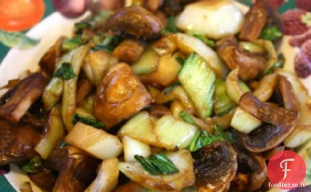 Asiatico Bok Choy e Funghi