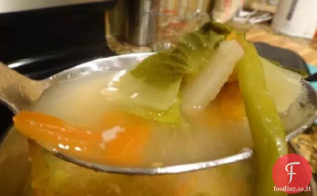 Sinigang filippino (zuppa di tamarindo)