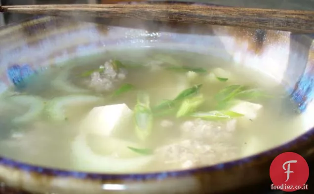 Giorno di pioggia della nonna Kimchi Noodle Soup