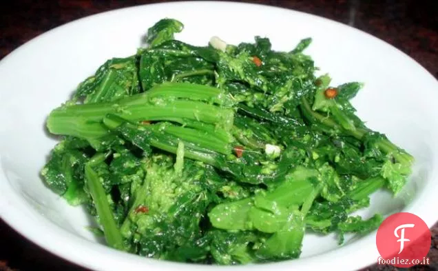 Orecchiette Con Broccoli Rabe e Salsiccia Piccante