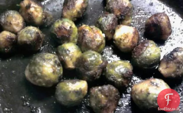 Cavoletti di Bruxelles saltati con cerfoglio