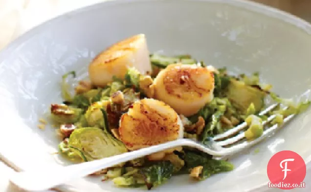 Capesante scottate con Cavoletti di Bruxelles arrostiti e Vinaigrette alla Nocciola