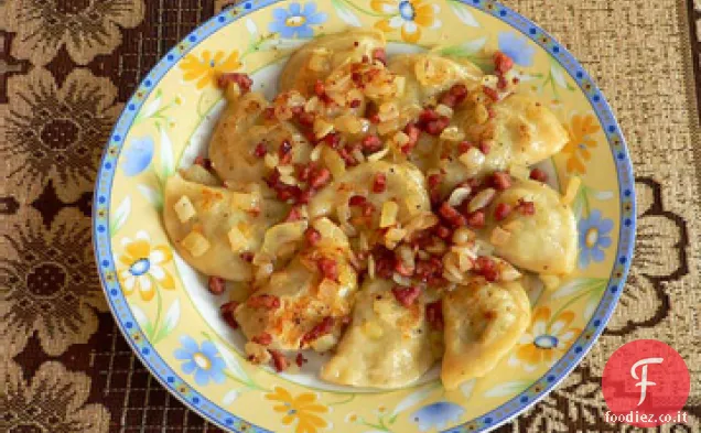 Pierogies con Cavolo, pancetta e Cipolle