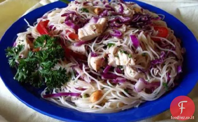 Insalata piccante di spaghetti allo zenzero (asiatica)