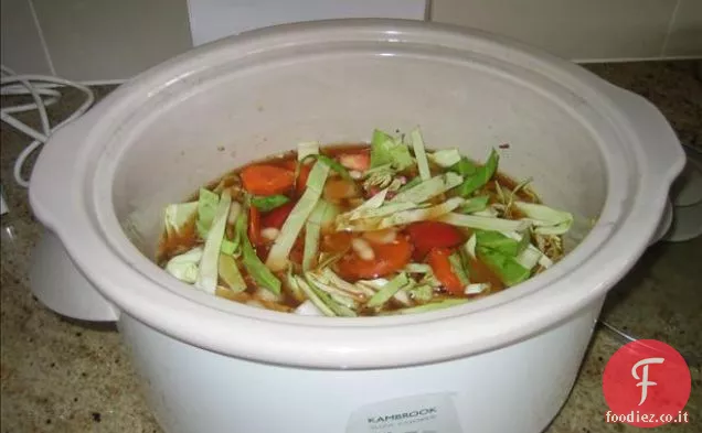 Zuppa di cavolo italiano e fagioli