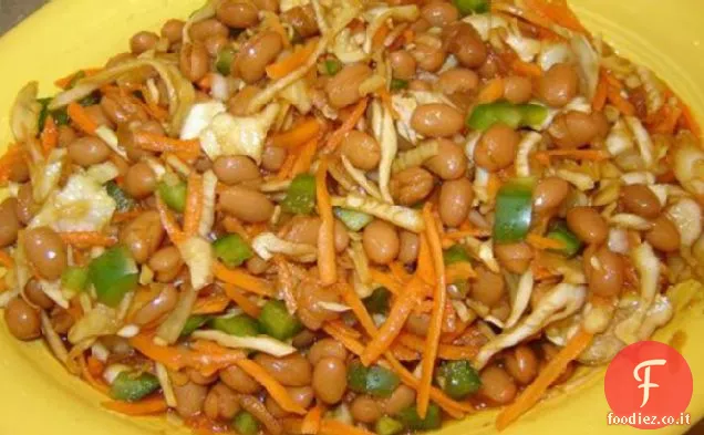 Insalata di verdure di fagioli al forno