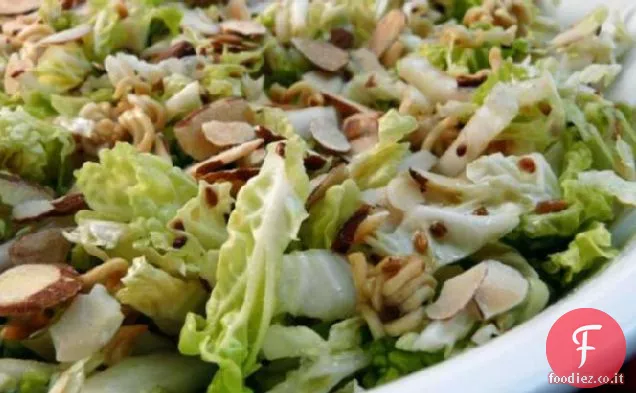 Insalata di cavolo Napa con uno scricchiolio