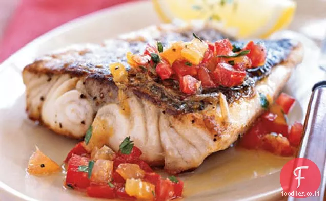 Branzino arrostito in padella con Vinaigrette di pomodoro agli agrumi