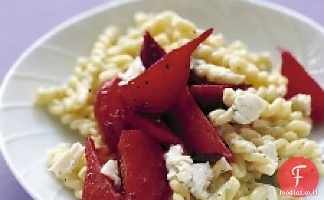 Pasta con barbabietole e formaggio blu