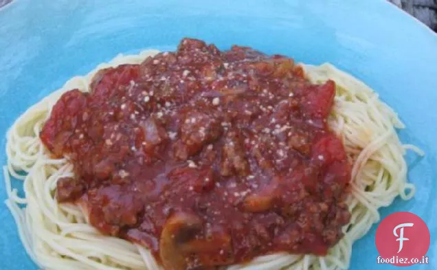 Spaghetti di mamma con ragù di carne