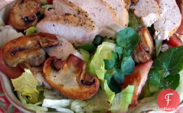 Insalata di pollo con funghi saltati