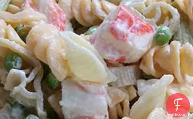 Insalata di pasta colorata di frutti di mare