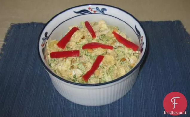 Insalata di curry di pollo e frutta