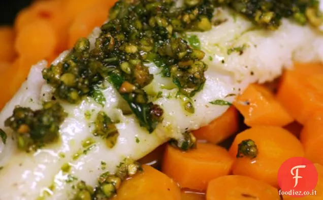 Spigola Saltata con Pesto alla Menta e Carote speziate
