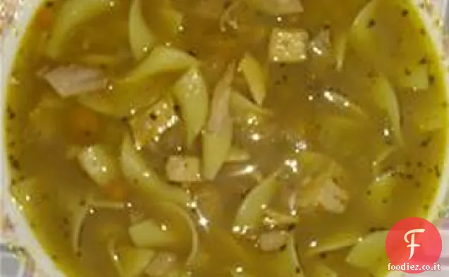 Zuppa di noodle di tacchino del vecchio