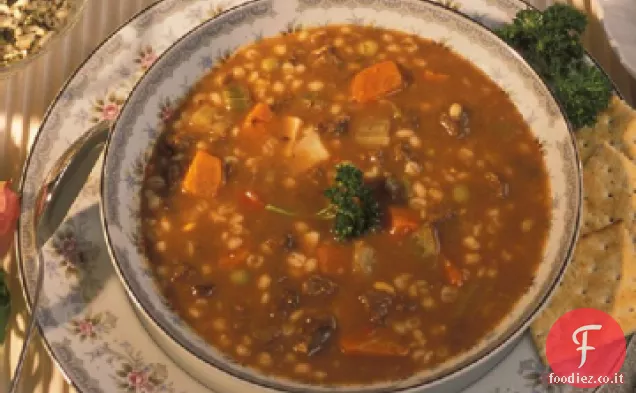 Zuppa di manzo, orzo e verdure