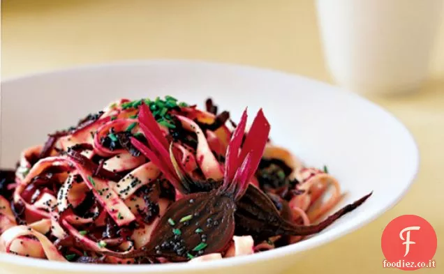 Fettuccine con Barbabietole Grattugiate e Formaggio