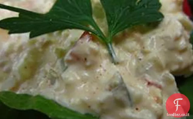Insalata di uova con un calcio
