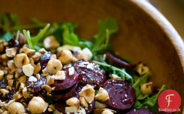Insalata di Barbabietole Arrosto e Nocciole con condimento Balsamico al miele